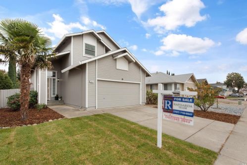 297 Aaron Cir, Vacaville, CA 95687-6910