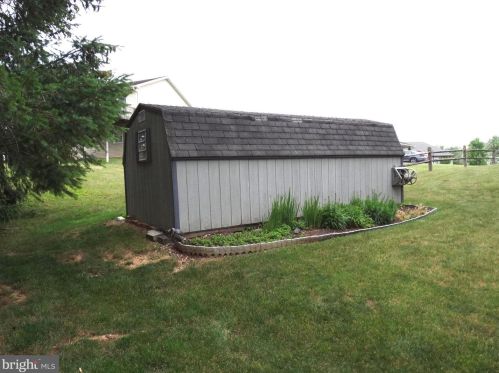 21 Holly Ct, Lees Cross Roads PA  17257-8749 exterior