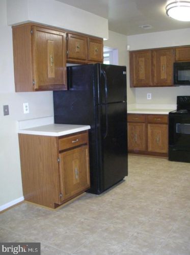 9017 Armendown Dr, Springfield VA  22152-2138 exterior