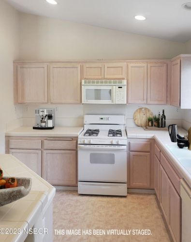 1926 Ybarra Ave, Santa Maria CA  93458-8333 exterior