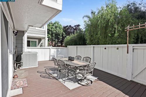 4330 Fairlands Dr, Pleasanton CA  94588-3428 exterior