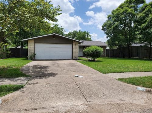 829 Loganwood Ave, Richardson TX  75080-3036 exterior
