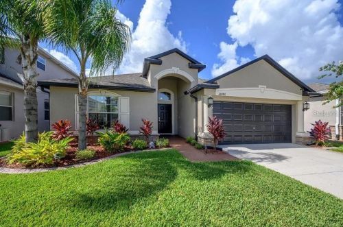 18486 Aylesbury Ln, Land O Lakes, FL 34638-8180