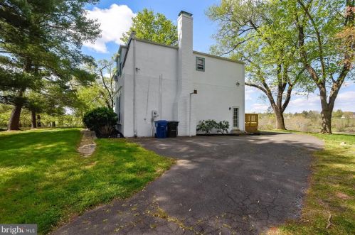 20209 St Louis Rd, Purcellville VA  20132-4905 exterior