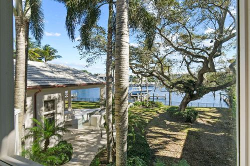 2270 Wilsee Rd, West Palm Beach FL  33410-2016 exterior