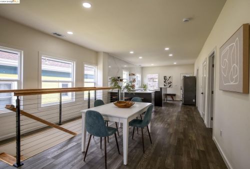 557 63 St, Oakland CA 94609-1244 exterior