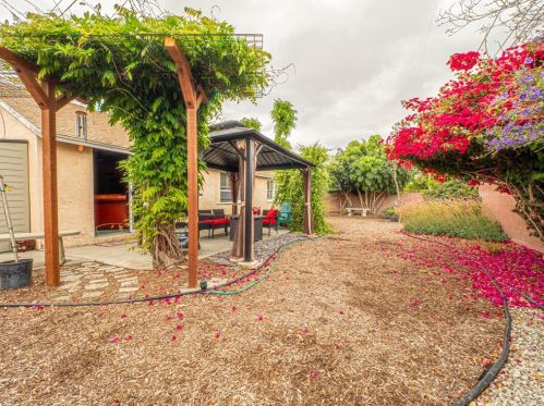 9521 Barkerville Ave, Whittier CA  90605-2915 exterior