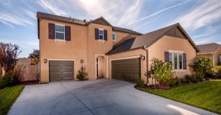 1063 Muir Way, Hanford, CA 93230-1688