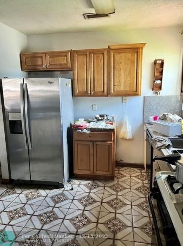 602 50th St, Hialeah, FL 33013-1622