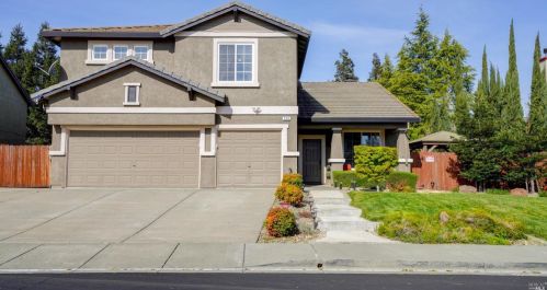 936 Fallsgrove Way, Vacaville, CA 95687-7888