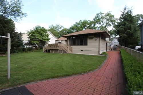 434 Harristown Rd, Ridgewood NJ  07452-2836 exterior