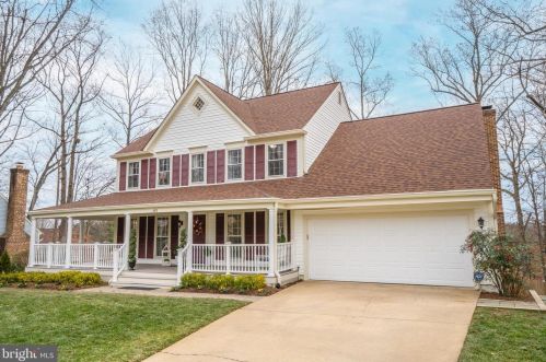 6831 Bluecurl Cir, Springfield, VA 22152-3114