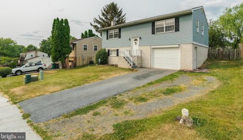204 Marion Ter, Ephrata, PA 17522-2177