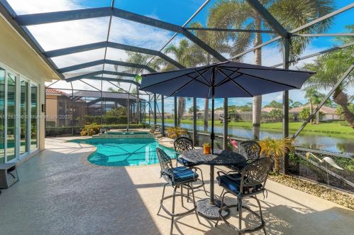 8801 One Putt Pl, Fort Pierce FL  34986-3068 exterior