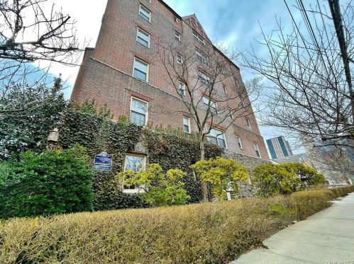 155 Centre Ave, New Rochelle NY  10805-2756 exterior