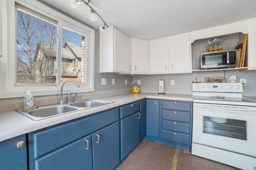 5 58th Ave, Duluth MN  55804-2505 exterior