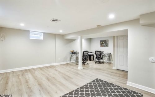 31 Wendell Pl, Clark NJ  07066-2324 exterior