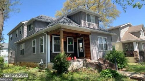 321 Reading Ave, Barrington, NJ 08007-1051