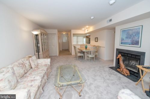 344 Independence Dr, Southampton PA  18966-2729 exterior