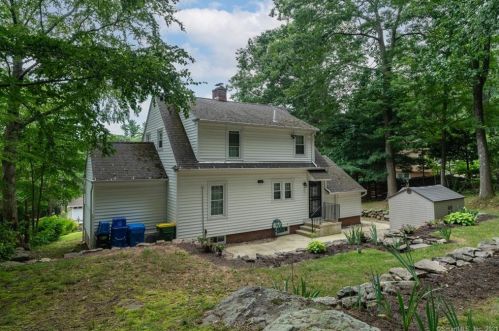 87 Briar Cliff Ave, Waterbury CT  06708-2901 exterior