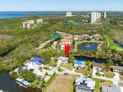 4764 Pembrooke Ln, Bonita Springs, FL 34134-7109