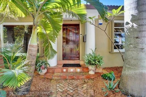 110 16th Ave, Hollywood FL  33020-5230 exterior