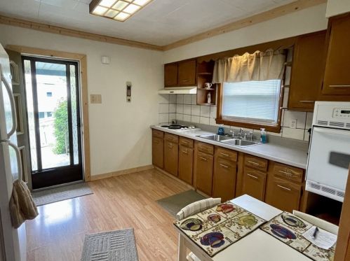 200 Lackawana Ave, Bentleyville, PA 15314-1350