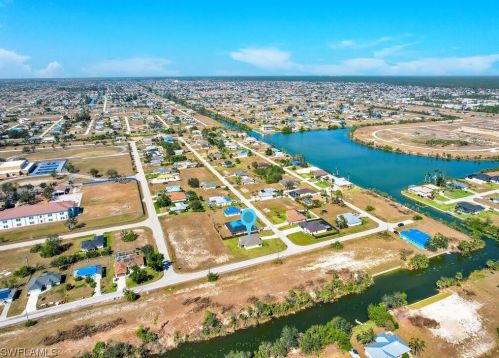 1226 19th St, Cape Coral, FL 33909-5311