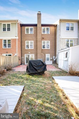 9612 Hillock Ct, Springfield VA  22015-3115 exterior