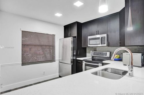 611 105th Way, Hollywood, FL 33026-3958