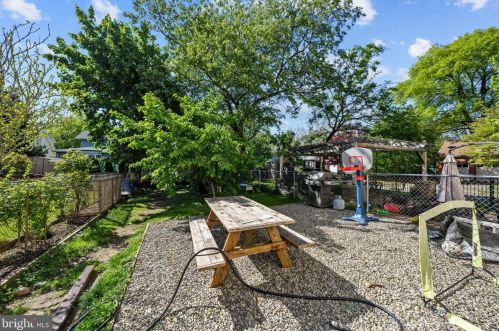 37 Hillcrest Ave, Camden NJ  08108-1318 exterior