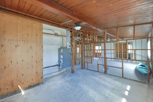 160 Washington Ave, Fort Myers Beach, FL 33931-3732
