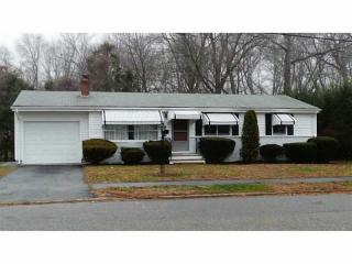 210 Lake Garden Dr, Cranston, RI 02920-1208
