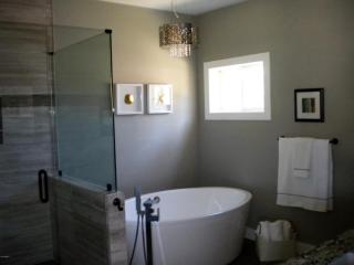 3421 47th Pl, Phoenix, AZ 85018-6009