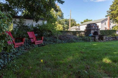 40 Mckinley St, Manchester CT 06040-4845 exterior