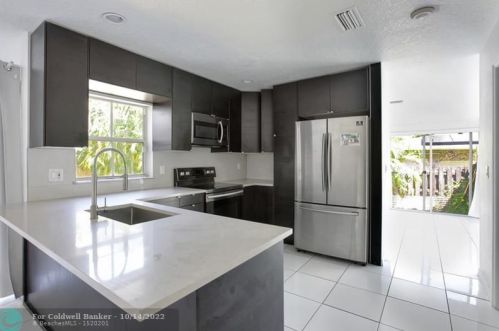 109 2nd Pl, Dania Beach FL  33004-2825 exterior