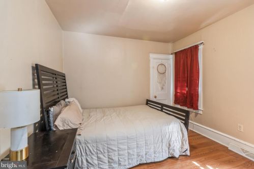 239 Chestnut St, West Deptford NJ  08093-1307 exterior