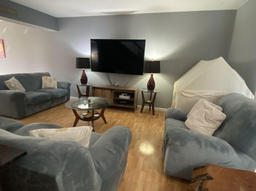 6913 Glenbrook Rd, Milwaukee, WI 53223-1111