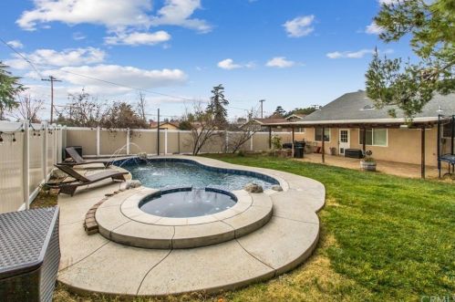 1004 Maple Ave, Beaumont, CA 92223-1914