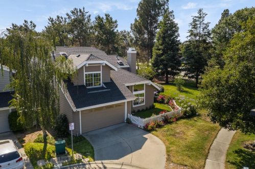 712 Newport Cir, Redwood City, CA 94065-1905