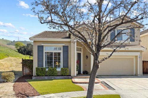 827 Schoolhouse Rd, San Jose, CA 95138-1316