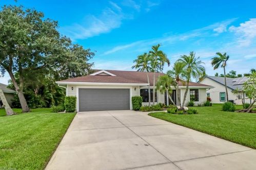 2295 Queens Way, Naples, FL 34112-5425