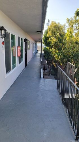 1075 Obispo Ave, Long Beach CA  90804-5074 exterior