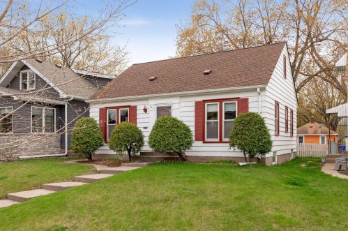 1611 Chelsea St, Saint Paul, MN 55108-2214