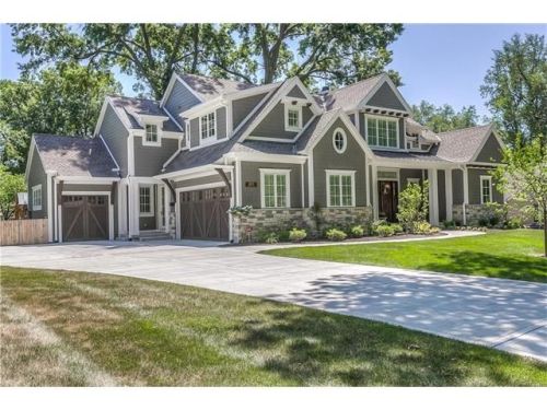 8025 Ensley Ln, Shawnee Mission, KS 66206-1133