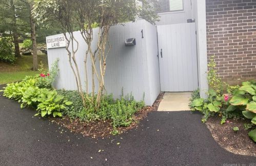 1 Edelweiss Ln, Ridgefield, CT 06877-3309