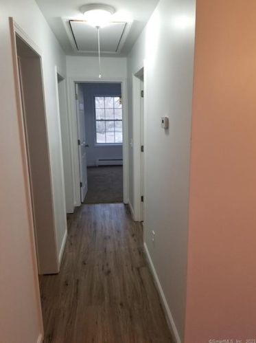 33 Cottage St, Bridgeport CT  06611-2827 exterior