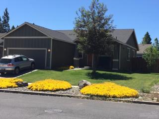 61072 Honkers Ln, Bend OR  97702-9098 exterior