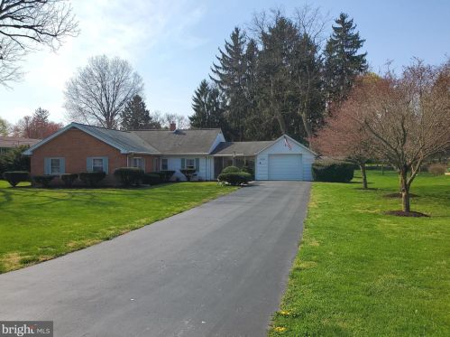 1304 Oak Ln, Rudytown, PA 17070-1334