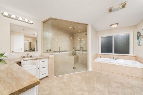 607 Oak Grove Dr, Glendora CA  91741-2258 exterior